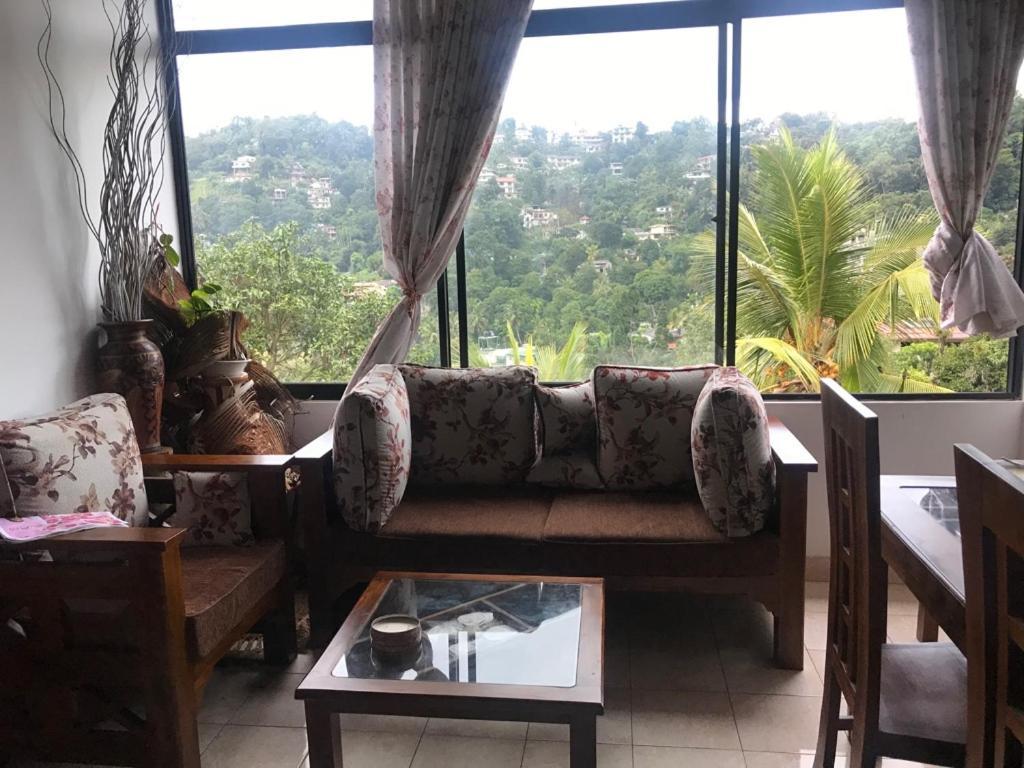 קנדי Luxury Apartment The Walkers Nest מראה חיצוני תמונה